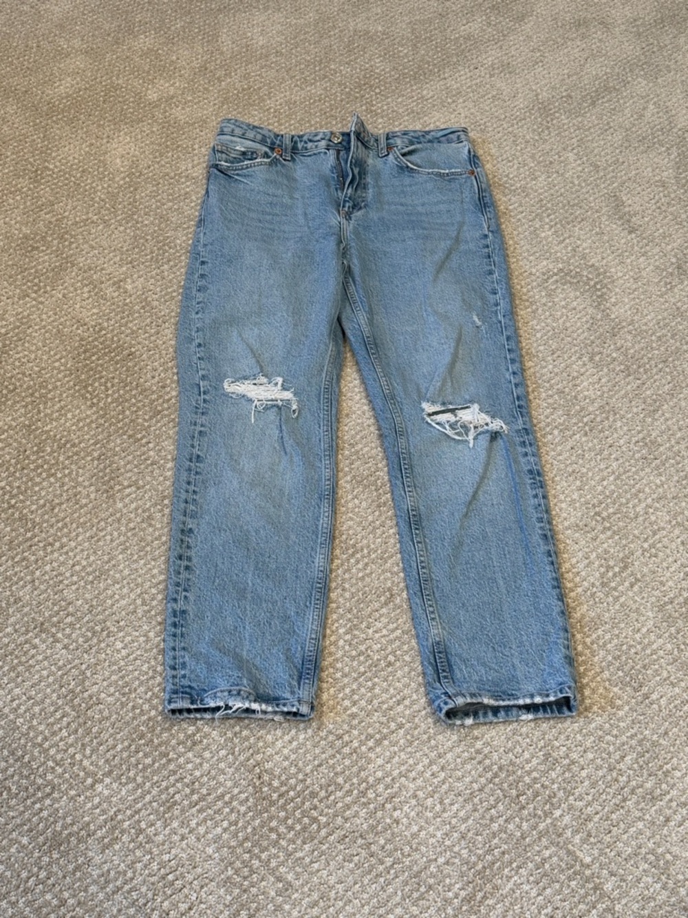 🎀 ZARA Distressed Straight‑Leg Jeans – Size 6 🎀